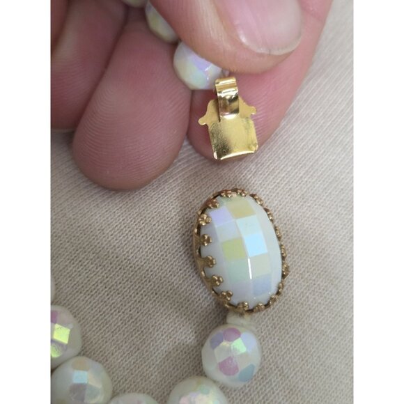 Vtg White Aurora Borealis AB Faceted Glass Bead Necklace Decorative Box Clasp - Picture 10 of 14